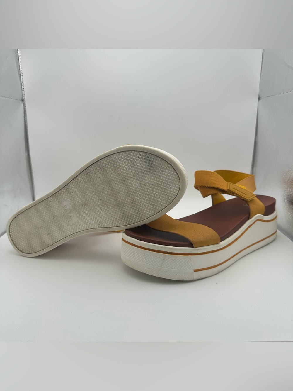 MIA Mustard/White Platform Sandals w/ Velcro Strap Women’s 9.5
